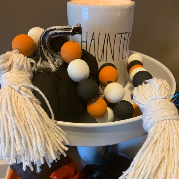 Wooden handmade bead garland Halloween tassels - Picture 2 of 3